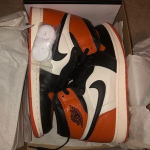 Jordan 1 shattered backboard